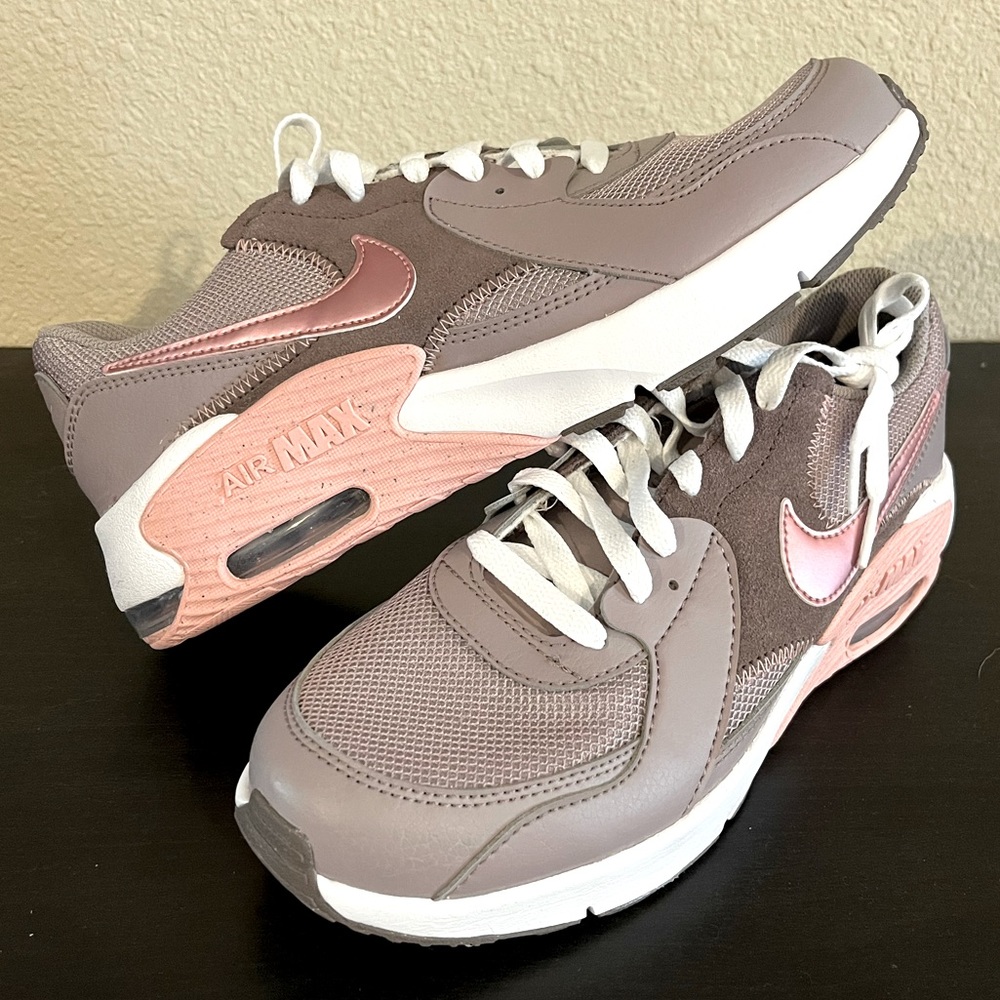 NIB (no lid) Nike Air Max Excee (GS) Big Girls Size 6.5Y